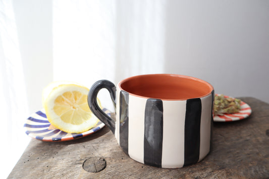 Large mug | stripe | black and white