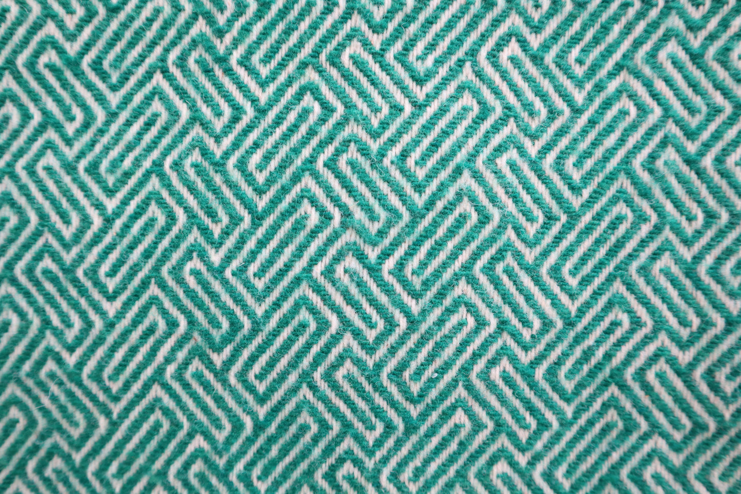 Wolldecke "labirinto" | grün & olive