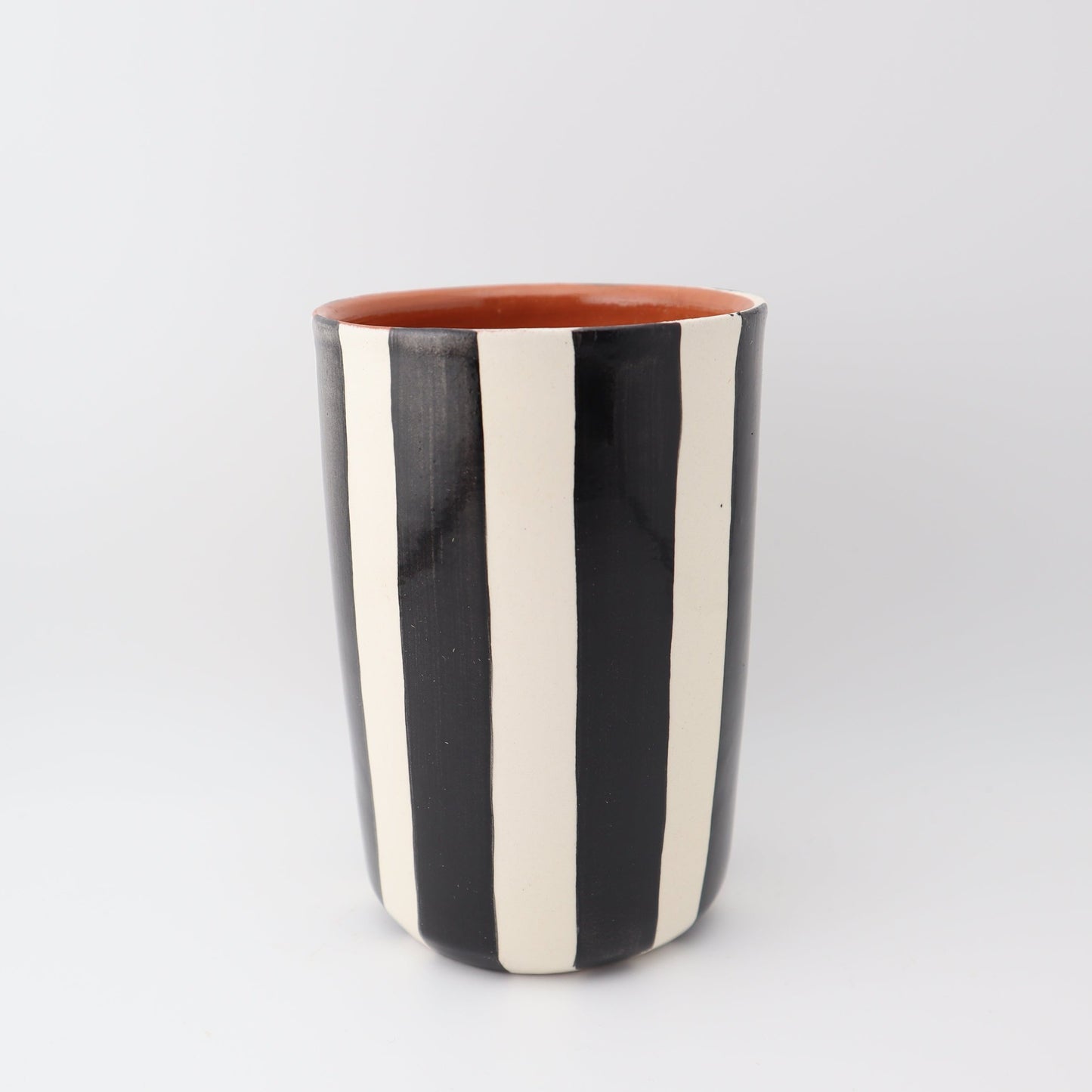 Becher | stripe | schwarz-weiß