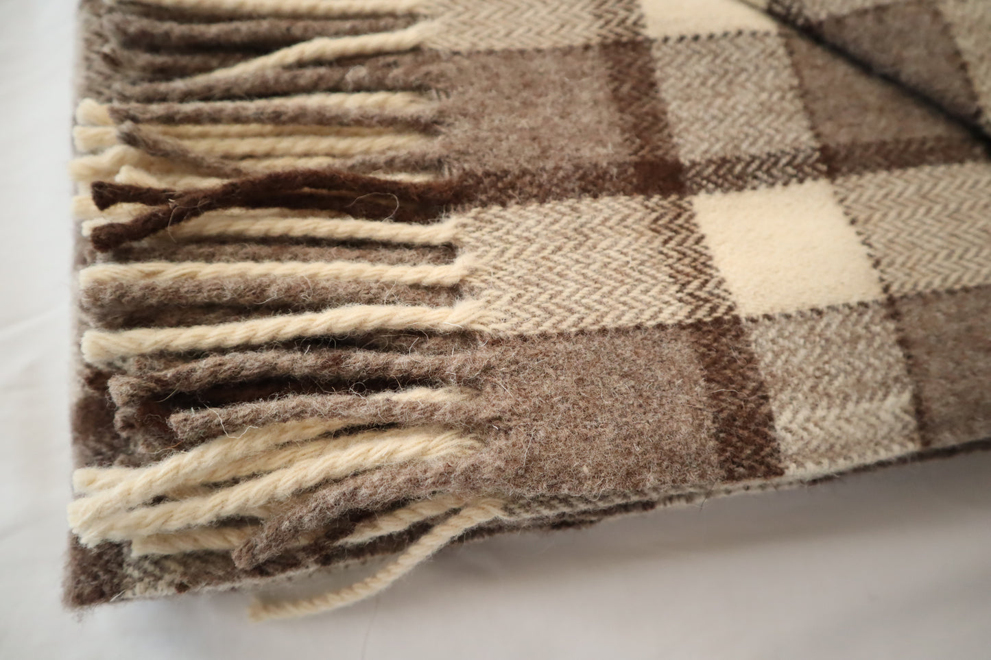 wool blanket "riscas" | light & dark