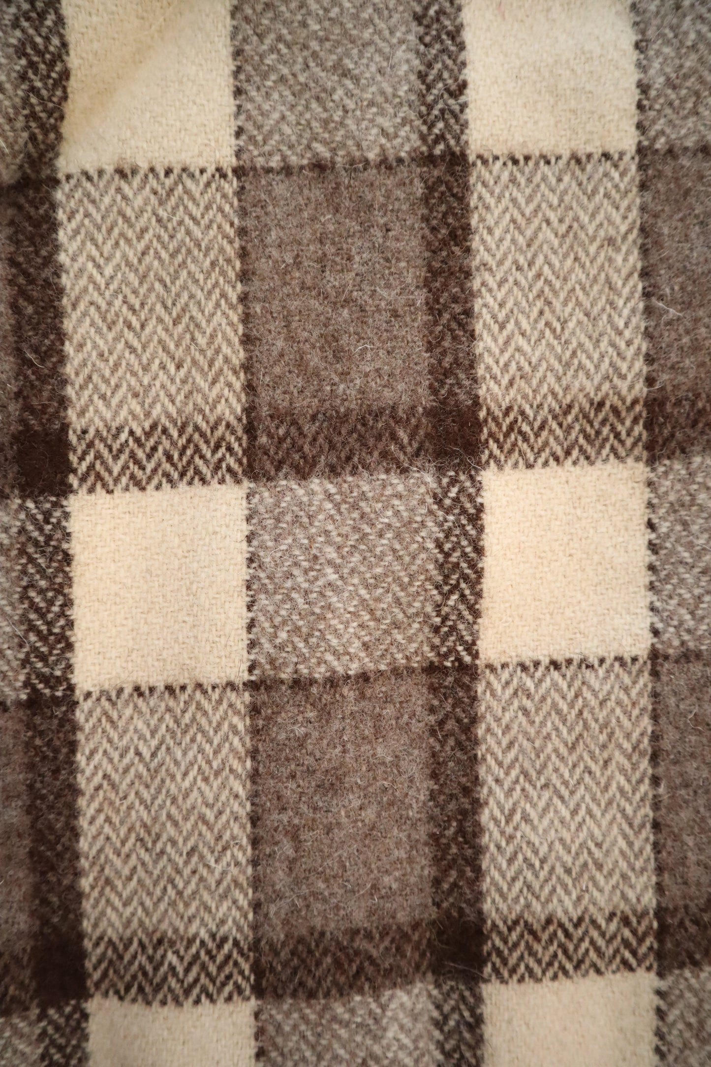 wool blanket "riscas" | light & dark